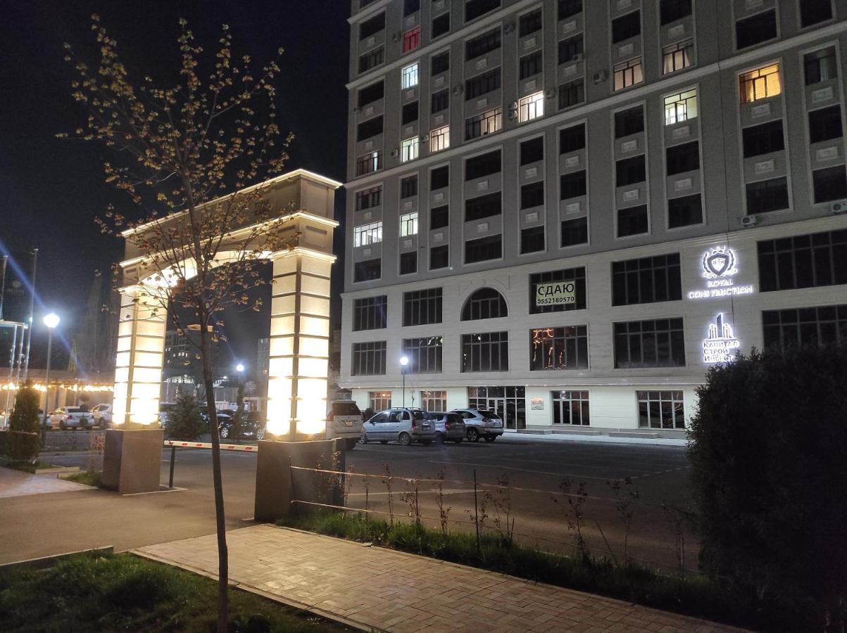Prestigious Apartment In 比什凯克 外观 照片